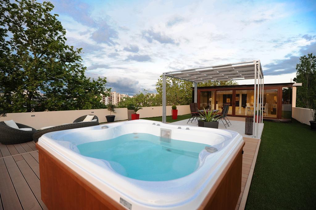 Feel Good Penthouse With Jacuzzi *